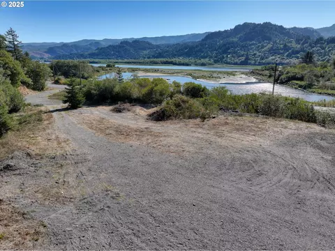 0 N Bank Rogue Riv, Gold Beach, OR 97444