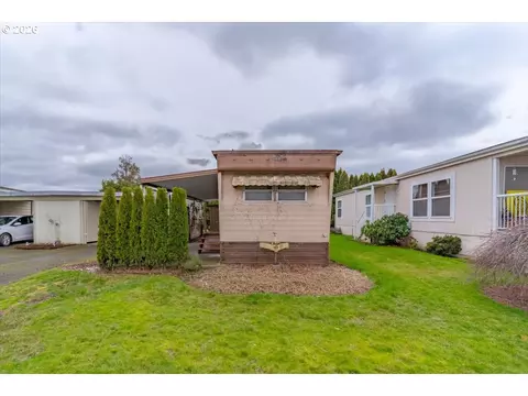 5422 Portland Rd NE #10, Salem, OR 97305