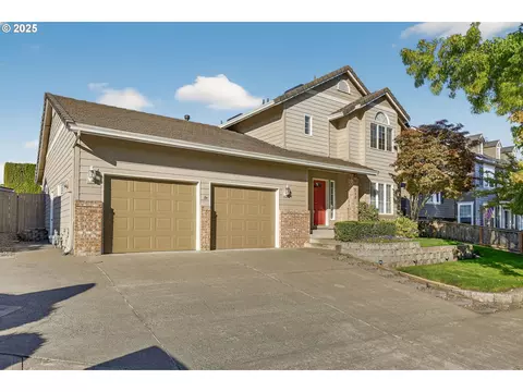 Exterior - 535 NE 24th St, Gresham, OR 97030 photo 3 of 9