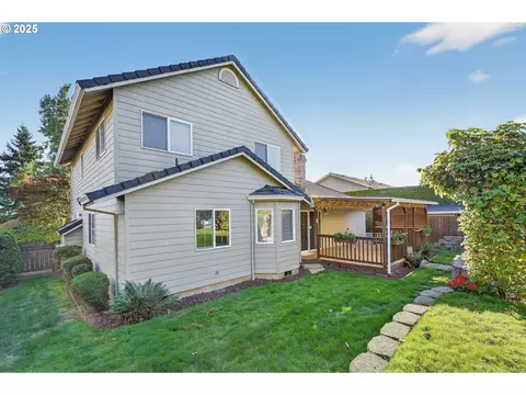 Exterior - 535 NE 24th St, Gresham, OR 97030 photo 9 of 9