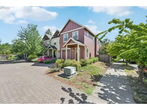 6678 SW 23rd Pl, Portland, OR 97219