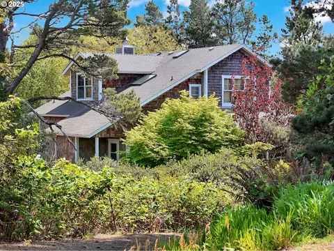 175 S Marion Ave, Gearhart, OR 97138