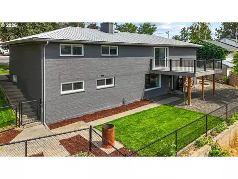 715 NW 6th St, Pendleton, OR 97801 photo 3