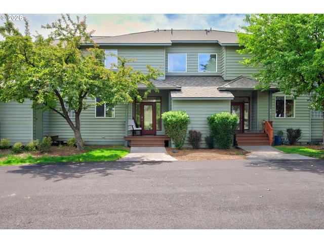 993 Golden Pheasant Dr, Redmond, OR 97756