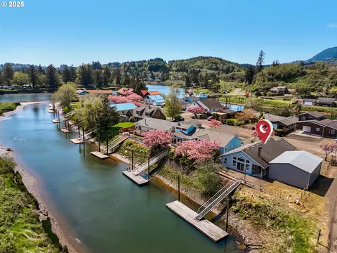 38085 Island Dr, Nehalem, OR 97131