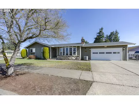 789 66th St, Springfield, OR 97478