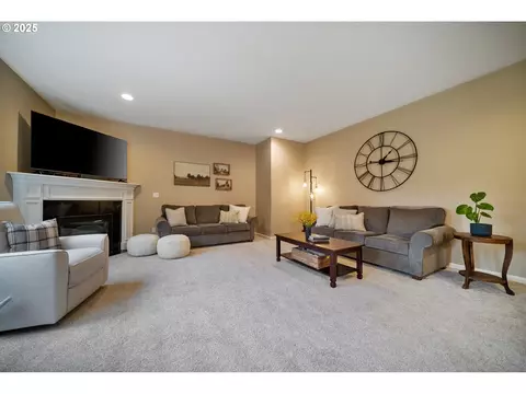 Living - 7411 SE Cottrell Rd, Gresham, OR 97080 photo 2 of 3