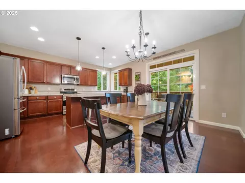 Dining - 7411 SE Cottrell Rd, Gresham, OR 97080 photo 3 of 3