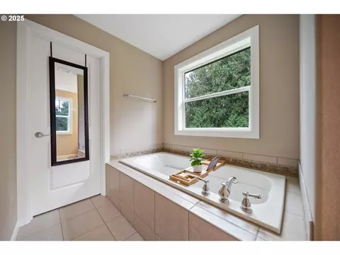 Bath - 7411 SE Cottrell Rd, Gresham, OR 97080 photo 2 of 6
