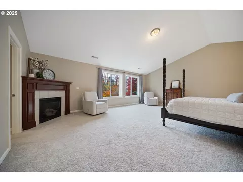 Bedroom - 7411 SE Cottrell Rd, Gresham, OR 97080 photo 2 of 6