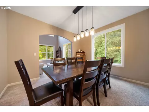 Dining - 7411 SE Cottrell Rd, Gresham, OR 97080 photo 1 of 3
