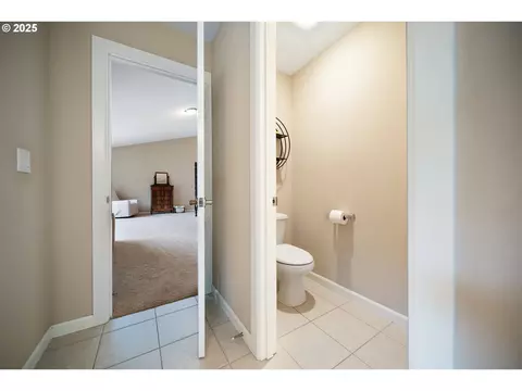 Bath - 7411 SE Cottrell Rd, Gresham, OR 97080 photo 3 of 6