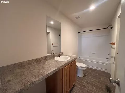 104 River Loop 1, Eugene, OR 97404 photo 13