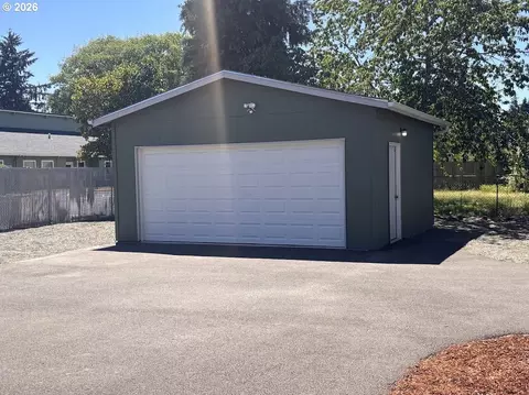 104 River Loop 1, Eugene, OR 97404 photo 3