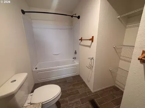 104 River Loop 1, Eugene, OR 97404 photo 12