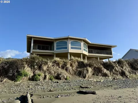 30555 Sandy Dr, Gold Beach, OR 97444