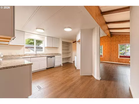 Kitchen - 3086 Stapp Dr, Eugene, OR 97408 photo 1 of 3
