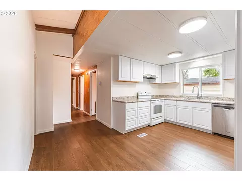 Kitchen - 3086 Stapp Dr, Eugene, OR 97408 photo 2 of 3