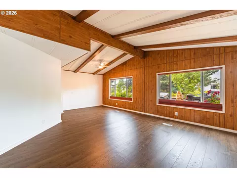 Living - 3086 Stapp Dr, Eugene, OR 97408 photo 1 of 3