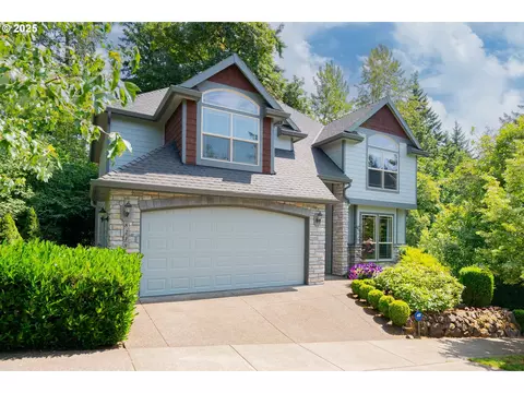 8218 SE Pineridge Ct, Portland, OR 97236