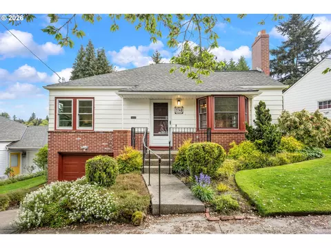 7748 SW Burlingame Ave, Portland, OR 97219