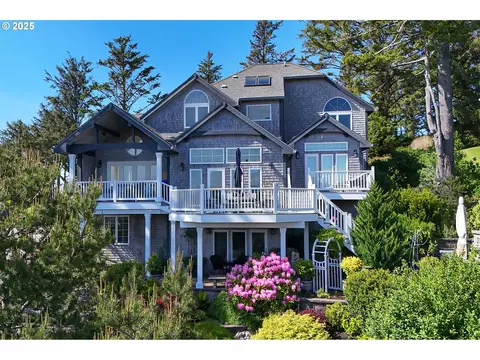 6290 Southview Loop, Pacific City, OR 97135