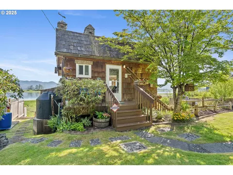 2275 Bayocean Rd NW, Tillamook, OR 97141