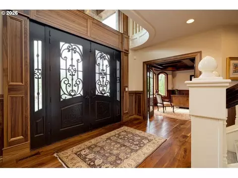 Entry Way - 600 SE Arrow Creek Ln, Gresham, OR 97080 photo 2 of 2
