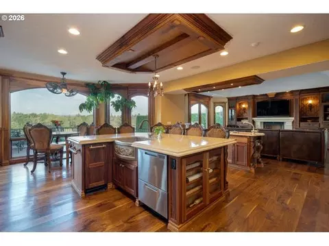 Kitchen - 600 SE Arrow Creek Ln, Gresham, OR 97080 photo 5 of 5