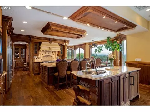 Kitchen - 600 SE Arrow Creek Ln, Gresham, OR 97080 photo 2 of 5