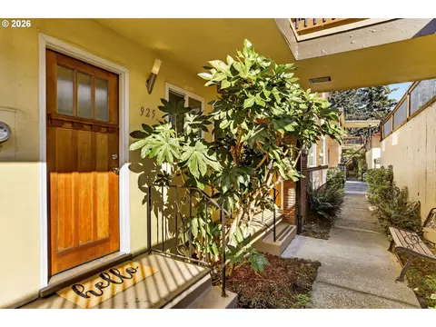 925 NE 68th Ave, Portland, OR 97213