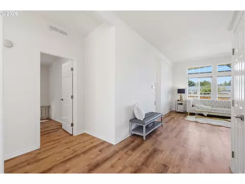 Entry Way - 4055 Royal Ave #14, Eugene, OR 97402 photo 1 of 2