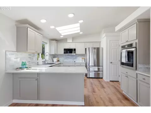 Kitchen - 4055 Royal Ave #14, Eugene, OR 97402 photo 1 of 5