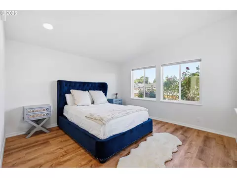 Bedroom - 4055 Royal Ave #14, Eugene, OR 97402 photo 6 of 8