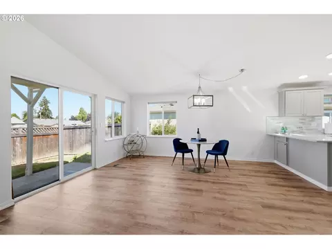 Dining - 4055 Royal Ave #14, Eugene, OR 97402 photo 1 of 4