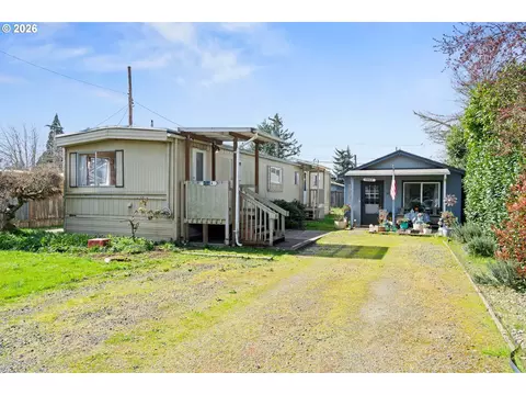 1566 Laura St, Springfield, OR 97477