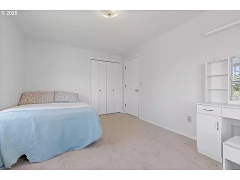 Bedroom - 2951 NW Kent St, Camas, WA 98607 photo 4 of 6