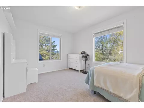 Bedroom - 2951 NW Kent St, Camas, WA 98607 photo 3 of 6