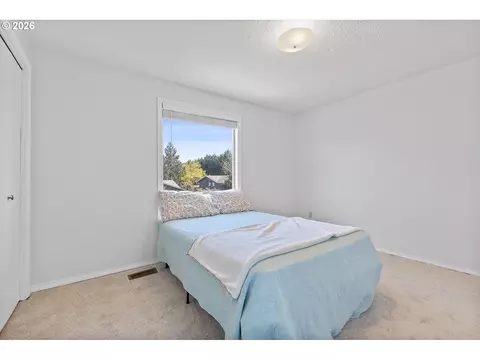Bedroom - 2951 NW Kent St, Camas, WA 98607 photo 5 of 6