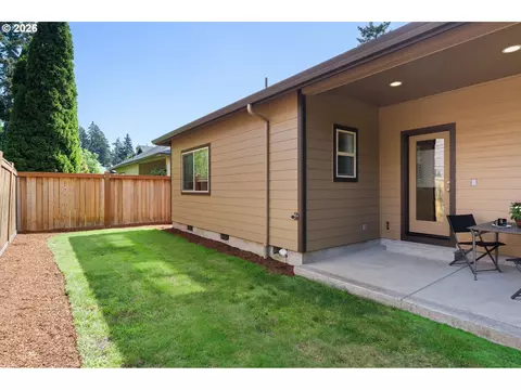 Exterior - 1603 Chasa St, Eugene, OR 97401 photo 6 of 7