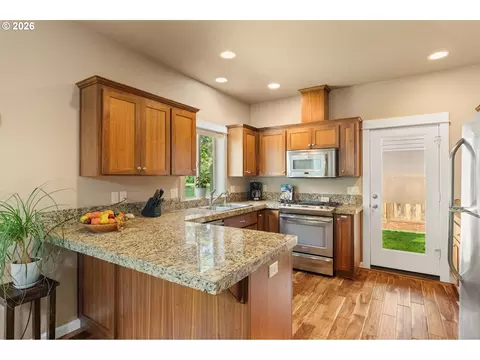Kitchen - 1603 Chasa St, Eugene, OR 97401 photo 1 of 3