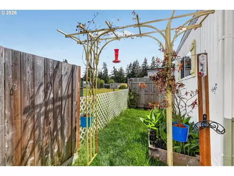 205 S 54th St #80, Springfield, OR 97478 photo 31