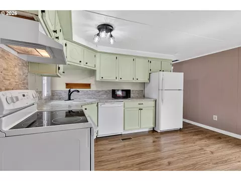 205 S 54th St #80, Springfield, OR 97478 photo 11