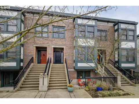 6282 NE Brighton St, Hillsboro, OR 97124