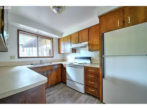 Kitchen - 1798 Gilham Rd, Eugene, OR 97401 photo 1 of 2