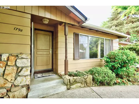 Exterior - 1798 Gilham Rd, Eugene, OR 97401 photo 2 of 10