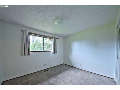 Bedroom - 1798 Gilham Rd, Eugene, OR 97401 photo 1 of 6