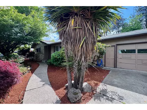 Exterior - 1798 Gilham Rd, Eugene, OR 97401 photo 1 of 9