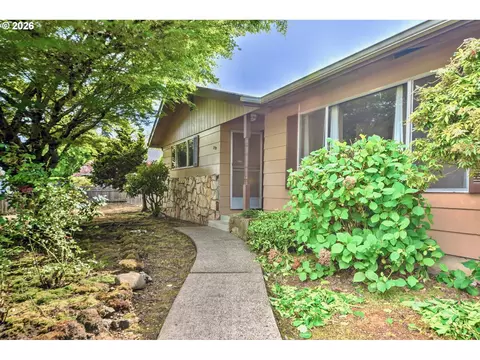 1798 Gilham Rd, Eugene, OR 97401