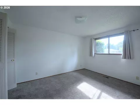 Bedroom - 1798 Gilham Rd, Eugene, OR 97401 photo 3 of 6
